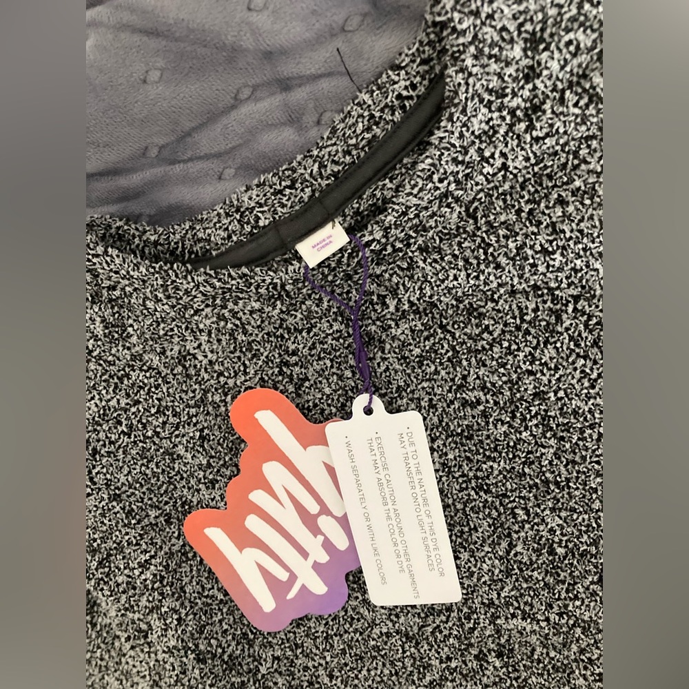 Yitty|Fabletics Pet Me Crewneck Crop Top in Stardust